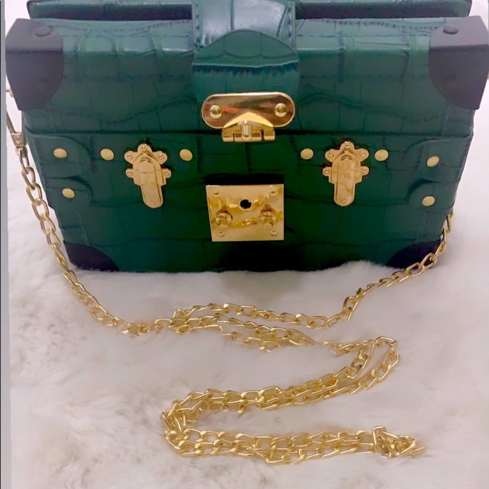 Leather clutch purse with gold chain strap!!